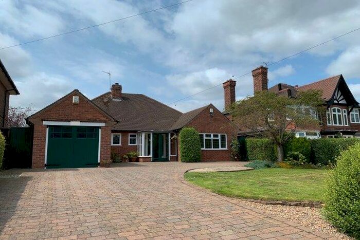 3 Bedroom Bungalow To Rent In Selby Road, Nottingham, NG2