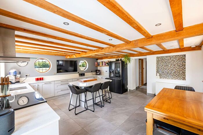 4 Bedroom Detached House For Sale In Newchapel Road, Lingfield, RH7