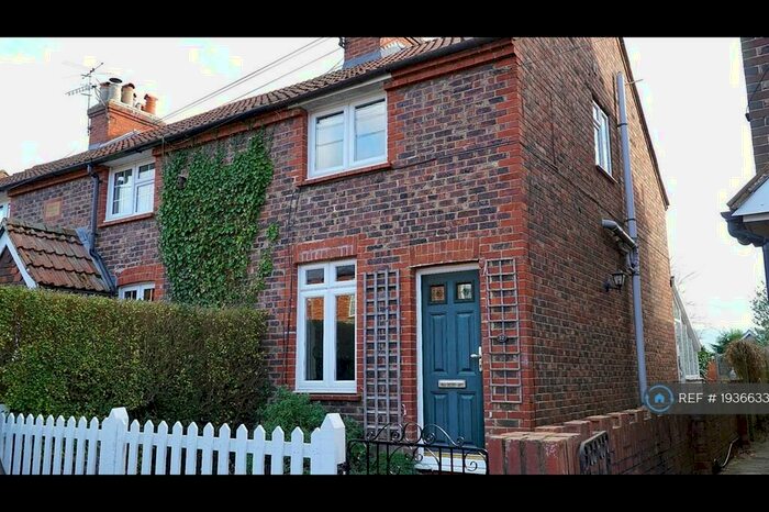 2 Bedroom Terraced House To Rent In Oakdene Road, Nr Betchworth, RH3