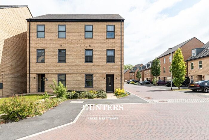4 Bedroom Semi-Detached House For Sale In Voysey Avenue, Castleford, Wakefield, WF10