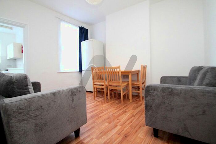 4 Bedroom End Of Terrace House To Rent In Cissbury Road, London, N15