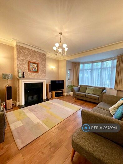 3 Bedroom Terraced House To Rent In Norwood Gardens, London, IG5