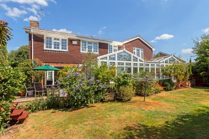 5 Bedroom Detached House To Rent In Cleveland Close, Maidenhead, SL6