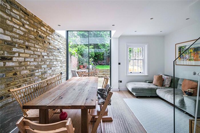 3 Bedroom Terraced House To Rent In Arlington Avenue, Arlington Conservation Area, N1