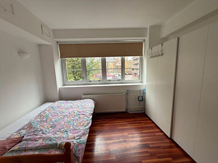2 Bedroom Flat To Rent In Sunlight Square, Bethnal Green, London, E2