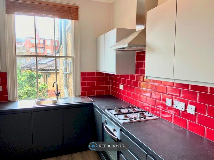1 Bedroom Flat To Rent In St Luke's Avenue, London, SW4