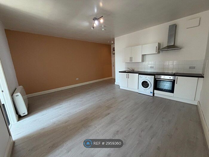 2 Bedroom Flat To Rent In Capitol Buildings, Wallasey, CH45