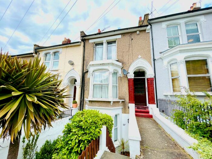 1 Bedroom Flat To Rent In Ripon Road, Shooters Hill, London, SE18