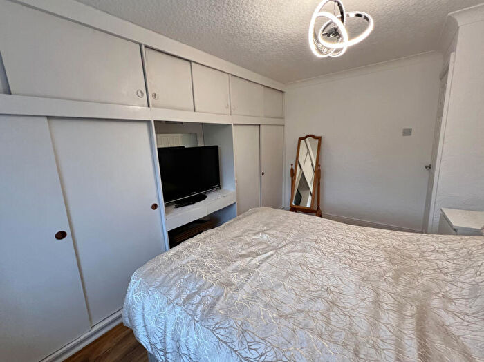 2 Bedroom Bungalow For Sale In Cheltenham Crescent, Thornton, FY5