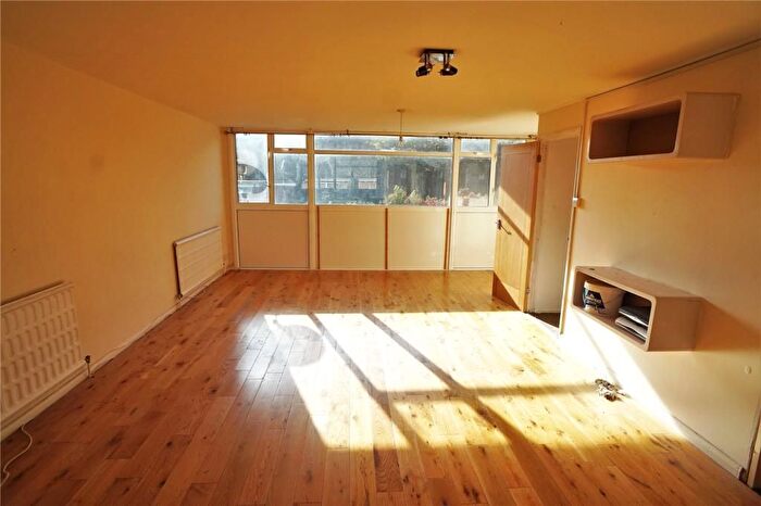 5 Bedroom Terraced House To Rent In Vicarage Drive, Gravesend, DA11