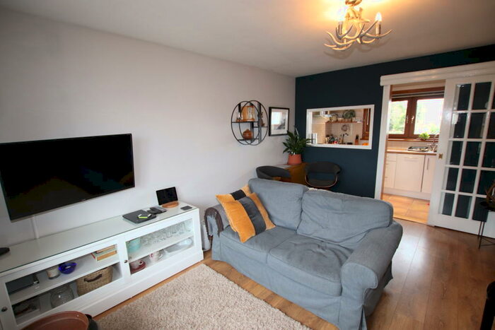 2 Bedroom Flat To Rent In Dunkeld Place, West End, DD2