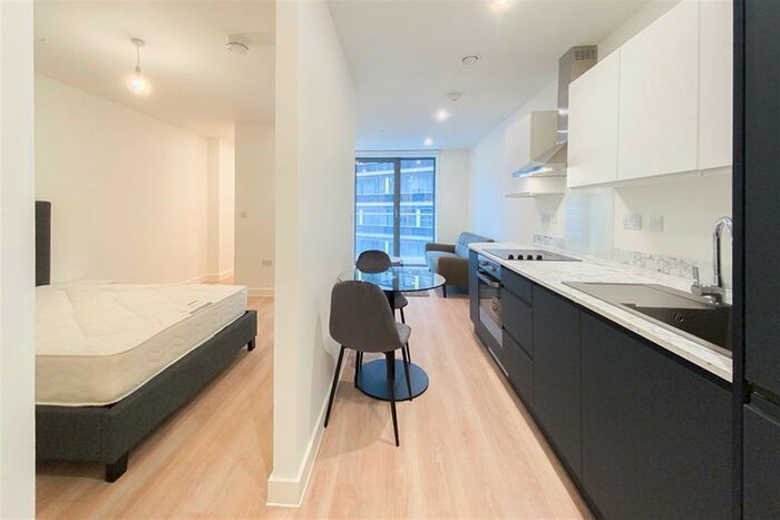 Apartment To Rent In Laurence Place, M3