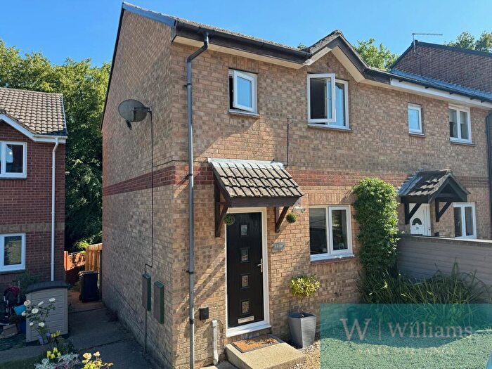 3 Bedroom End Of Terrace House For Sale In Mary Rose Avenue, Wootton Bridge, Ryde, Isle Of Wight, PO33