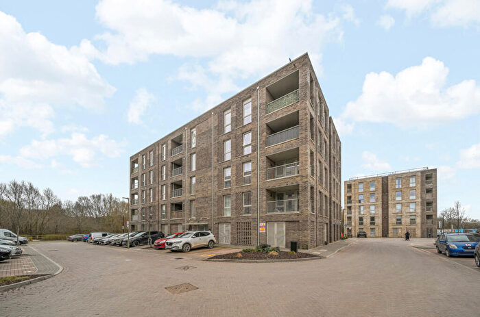 2 Bedroom Apartment For Sale In Armstrong Road, Littlemore, Oxford, OX4