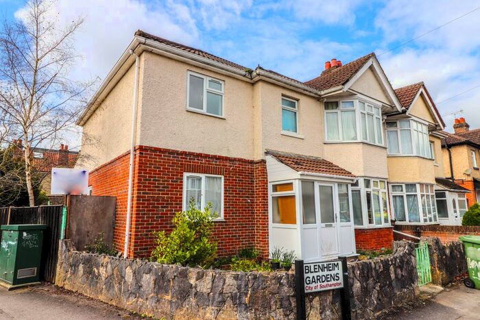 6 Bedroom Semi-Detached House To Rent In Blenheim Gardens, Southampton, SO17