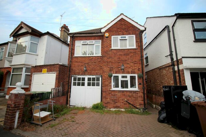 4 Bedroom End Of Terrace House To Rent In Guildford Road, Walthamstow, E17