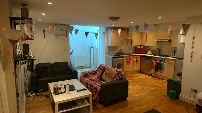 Flat To Rent In Murray Street, Camden, NW1