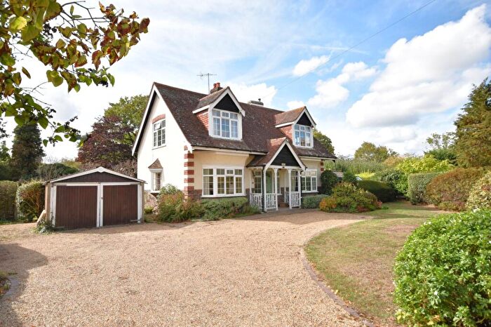 4 Bedroom Detached House For Sale In Limes Avenue, Horley, Surrey, RH6