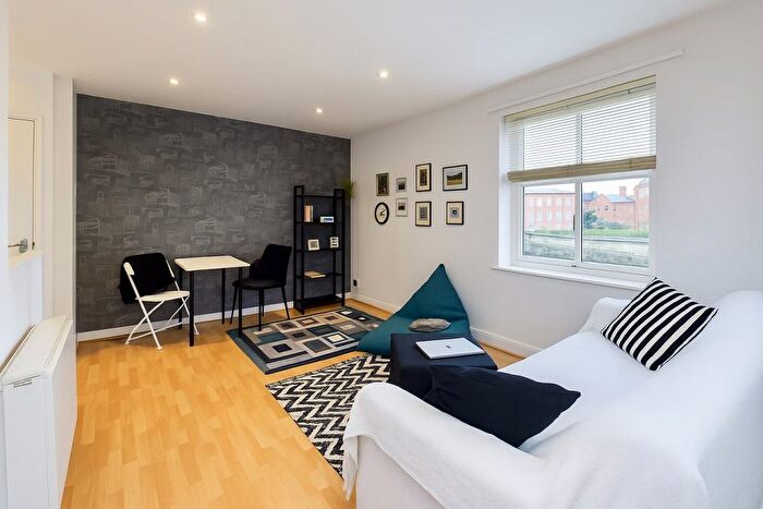 1 Bedroom Flat To Rent In Aire House, Navigation Walk, Leeds, LS10