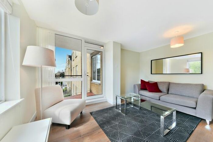 2 Bedroom Flat To Rent In Old Ford Road, Bow, London, E3