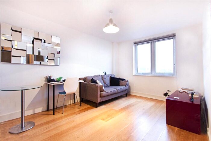 1 Bedroom Apartment To Rent In Commercial Road, Aldgate East, London, E1