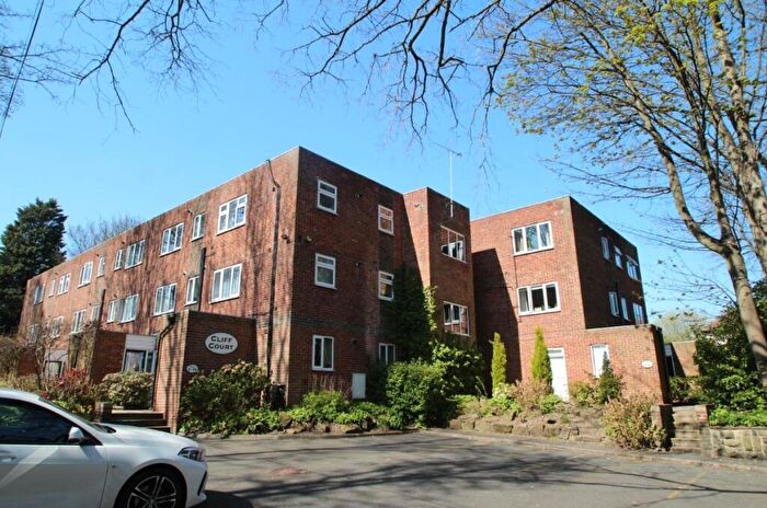 1 Bedroom Flat To Rent In Cliff Court, Cliff Road, Leeds, West Yorkshire, LS6
