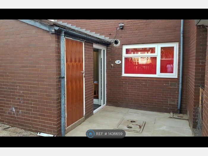 3 Bedroom End Of Terrace House To Rent In Beckhill Gate, Leeds, LS7