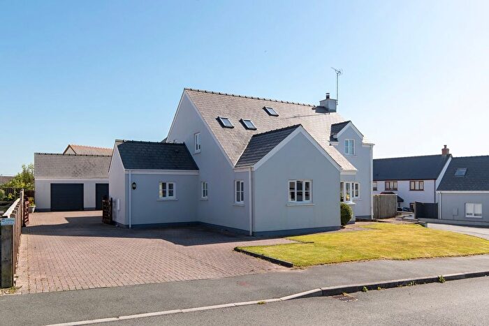 4 Bedroom Detached House For Sale In Maes Ffynnon, Roch, Haverfordwest, SA62