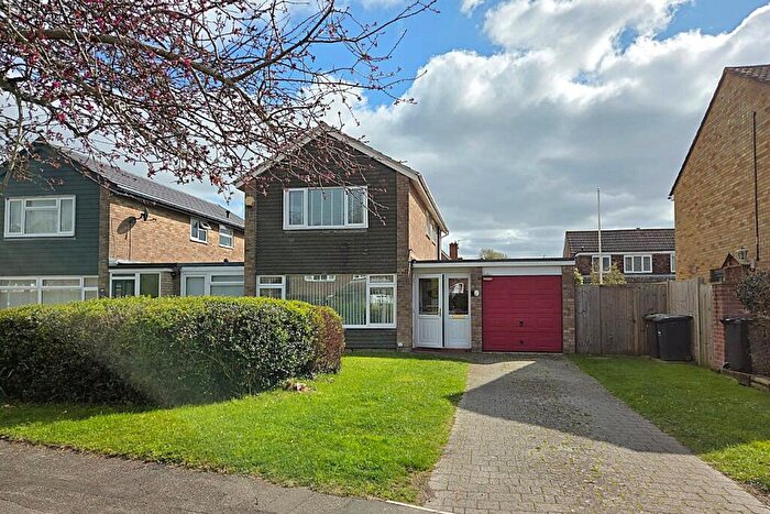 3 Bedroom Detached House For Sale In Pook Lane, Havant, Hampshire, PO9