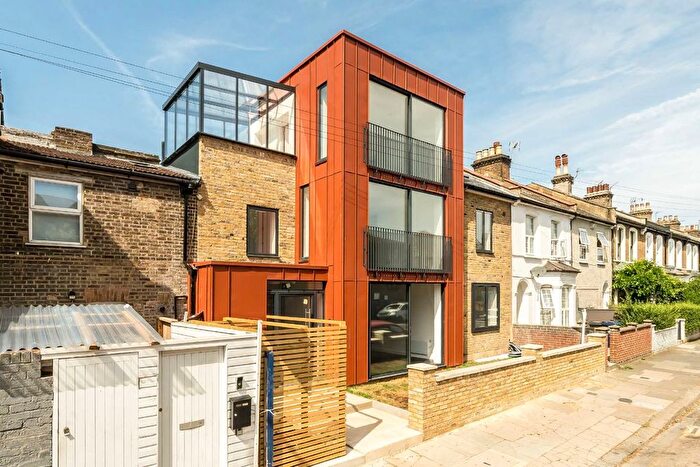 2 Bedroom Flat To Rent In Spencer Road, London, W3