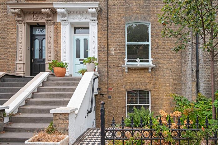 1 Bedroom Flat For Sale In Colverstone Crescent, Dalston, London, E8