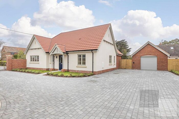 3 Bedroom Detached Bungalow For Sale In Halesworth Road, Reydon, IP18