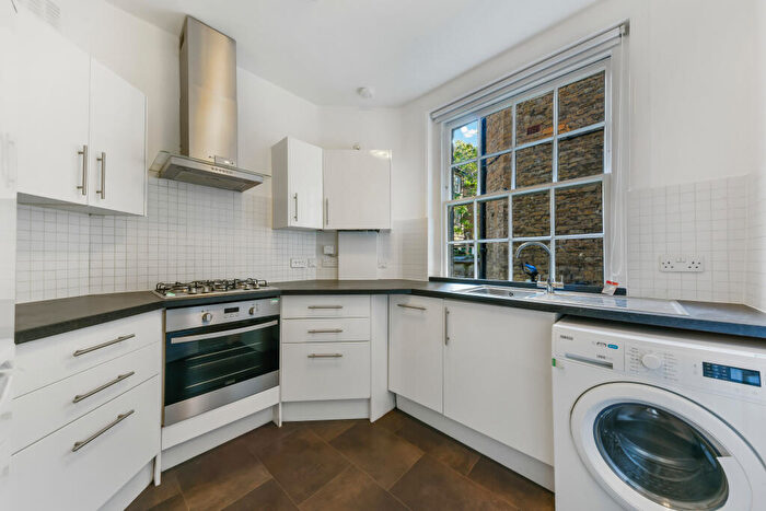 3 Bedroom Flat To Rent In Worth Grove, Walworth Village, London, SE17