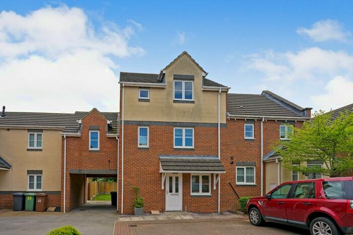 3 Bedroom Terraced House To Rent In Wansford Close, Leeds, West Yorkshire, LS15