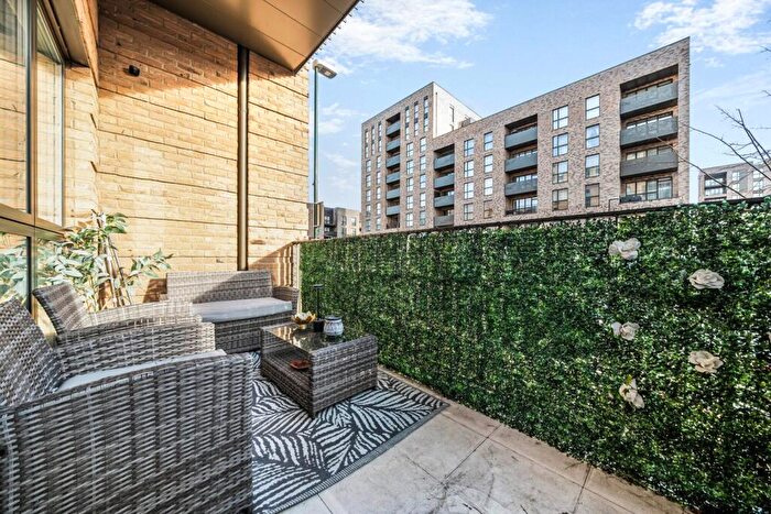 2 Bedroom Apartment For Sale In Arthur Street, Erith, DA8