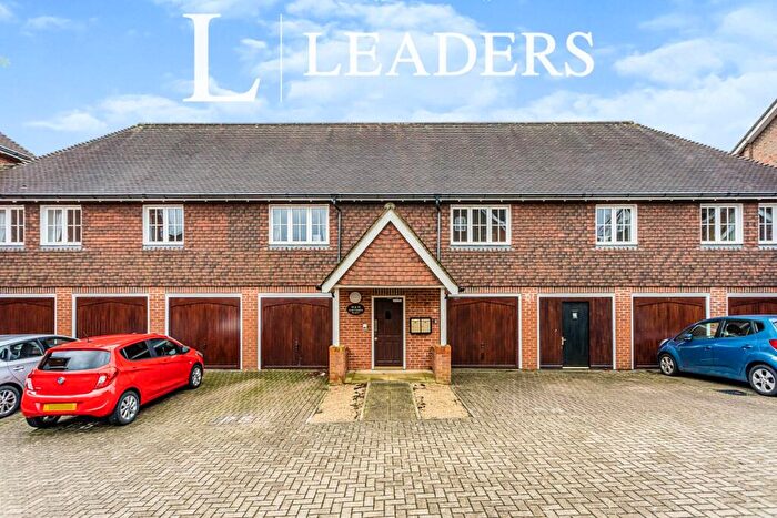 2 Bedroom Flat To Rent In Hawthorn Place, Haywards Heath, RH16