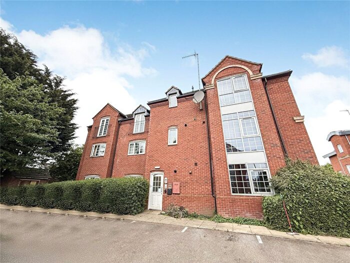 2 Bedroom Flat To Rent In Caxton Court, Burton-On-Trent, Staffordshire, DE14