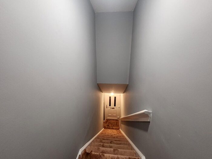 1 Bedroom Flat To Rent In Mayfair, Bradford, BD5