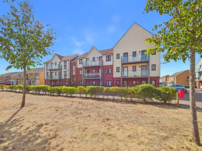 2 Bedroom Flat To Rent In Sunliner Way, South Ockendon, Essex, RM15