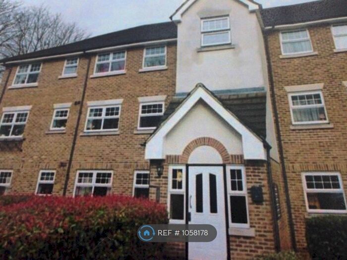 2 Bedroom Flat To Rent In Polaris Court, Mariners Close, EN4