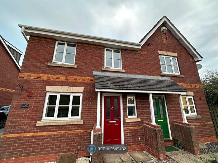 3 Bedroom Semi-detached House To Rent In Sandy Grove, Walsall, WS8