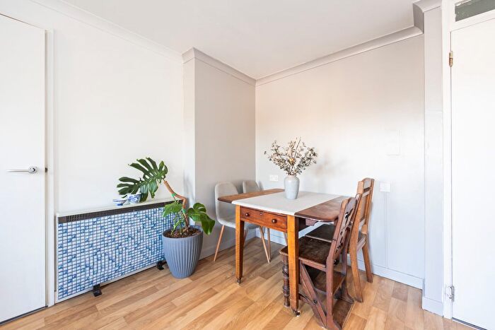 1 Bedroom Flat For Sale In / Henderson Row, Edinburgh, EH3