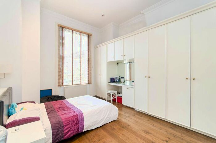 2 Bedroom Flat To Rent In Abbey Road, St John's Wood, London, NW8