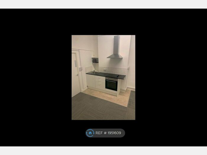 1 Bedroom Flat To Rent In High Street, Yeovil, TA14