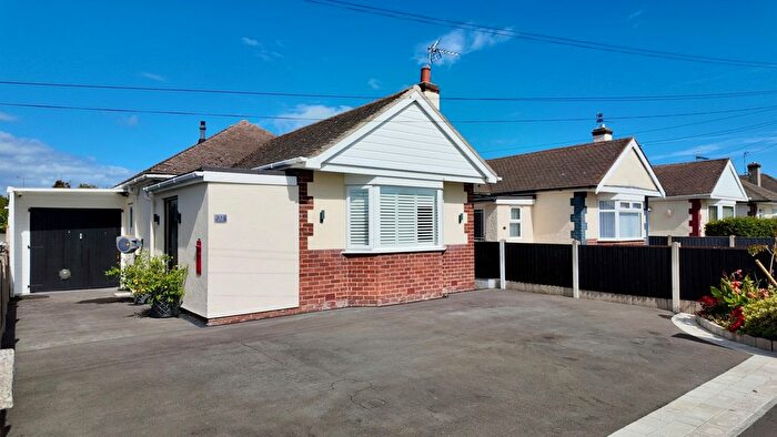 4 Bedroom Bungalow For Sale In Shaun Drive, Rhyl, LL18