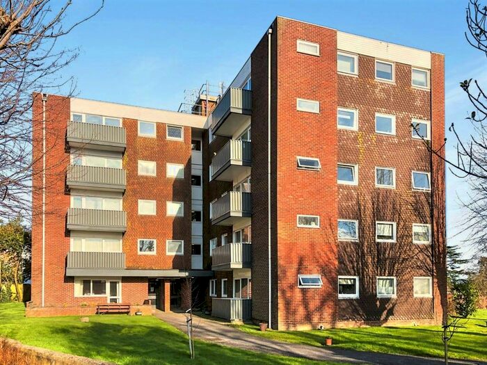 2 Bedroom Flat To Rent In Silverdale Road, Burgess Hill, RH15