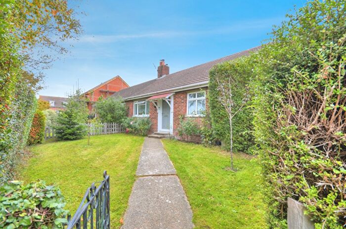 2 Bedroom Bungalow For Sale In Brownhill Road, North Baddesley, Southampton, Hampshire, SO52