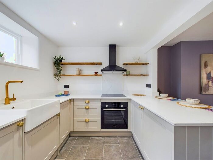 2 Bedroom Flat To Rent In Duncombe Street, Kingsbridge, TQ7