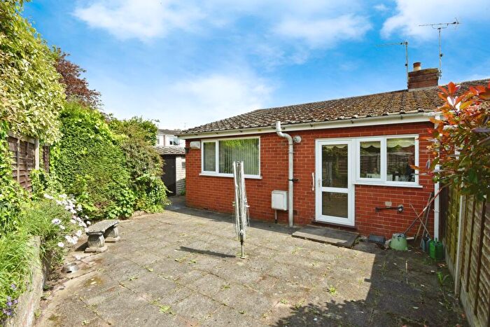 2 Bedroom Bungalow For Sale In Wordsworth Way, Alsager, Stoke-on-Trent, Cheshire, ST7