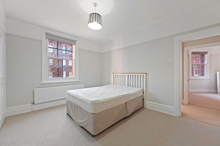 3 Bedroom Flat To Rent In Johnson Mansions, Queens Club Gardens, W14